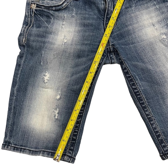 Miss Me Bermuda Denim Shorts with Peace Sign Detailing - Picture 12 of 15